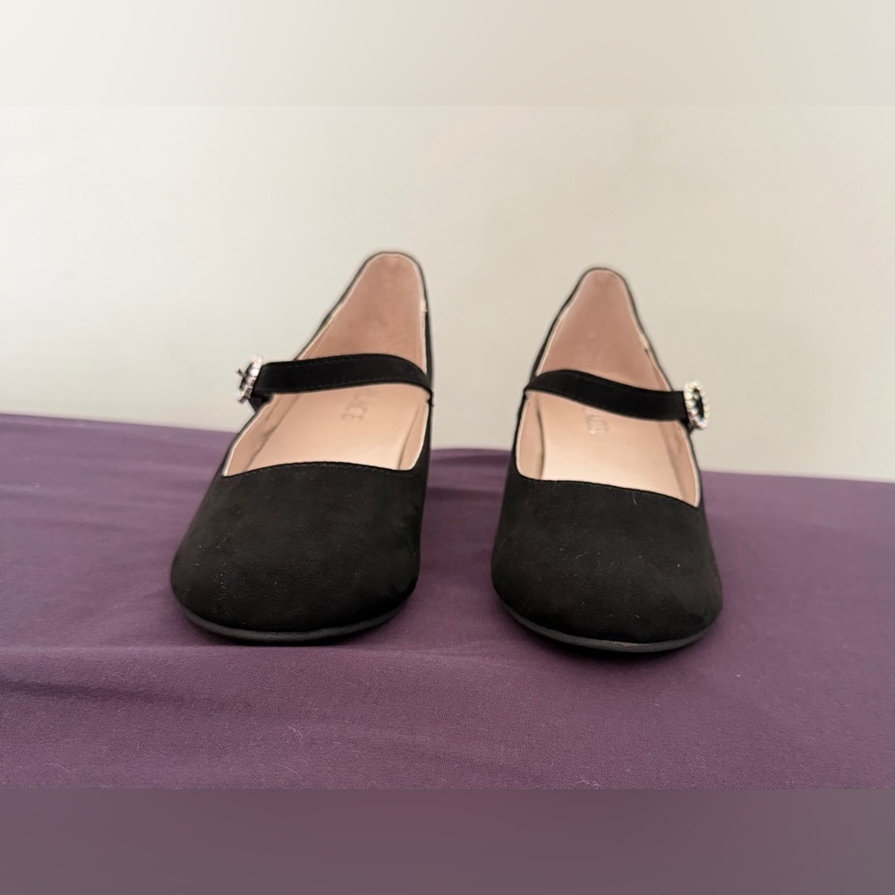⭐️Like New⭐️ The Children's Place: Girls Heel Dress Shoes- Size 3 - Picture 3 of 12